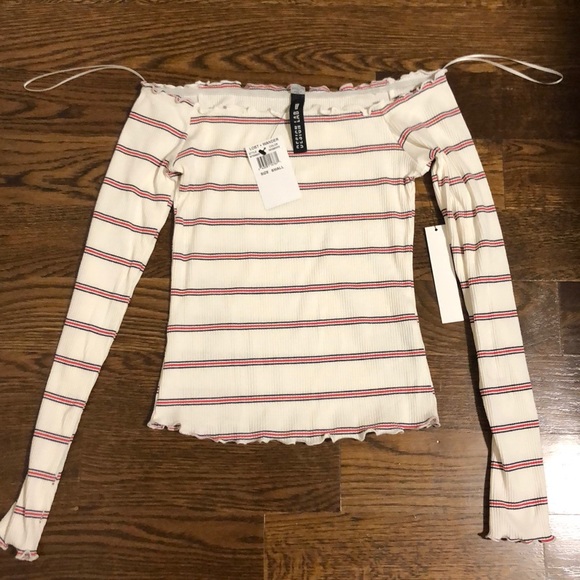 NWT Design Lab | Off the shoulder top, size small - Picture 3 of 5